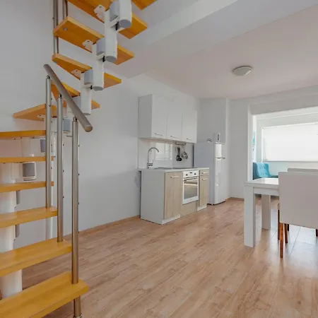 6 Bedroom Gorgeous Home In Pag