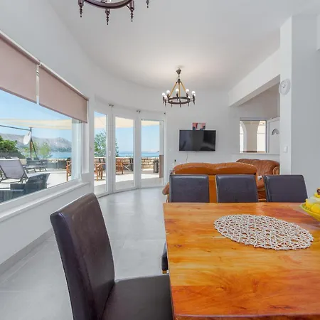 Holiday home 6 Bedroom Gorgeous Home In Pag *