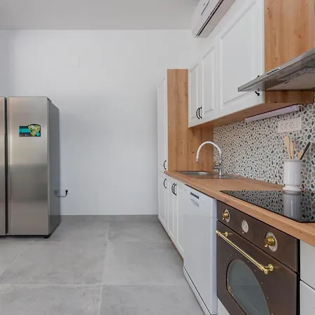 6 Bedroom Gorgeous Home In Pag *