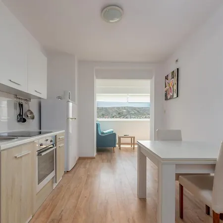 6 Bedroom Gorgeous Home In Pag Pag Town