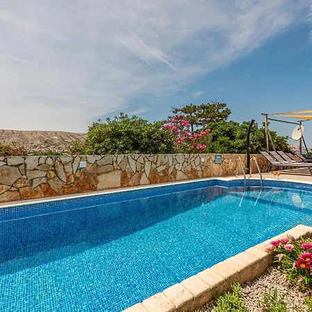 6 Bedroom Gorgeous Home In Pag * Pag Town
