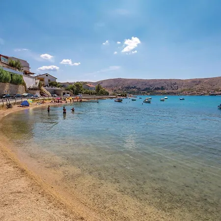 6 Bedroom Gorgeous Home In Pag Holiday home *
