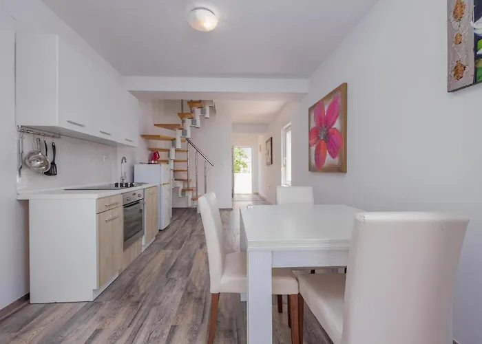 6 Bedroom Gorgeous In Pag * Pag Town