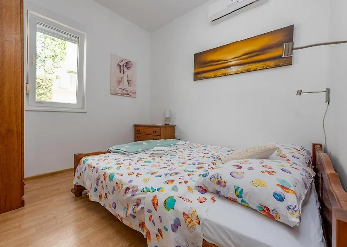 Vakantiehuis 6 Bedroom Gorgeous In Pag Pag Town