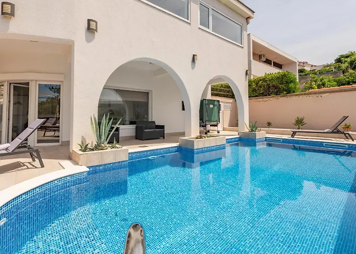 6 Bedroom Gorgeous In Pag Vakantiehuis