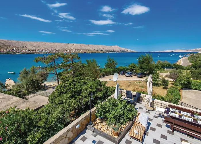 Vakantiehuis 6 Bedroom Gorgeous In Pag *