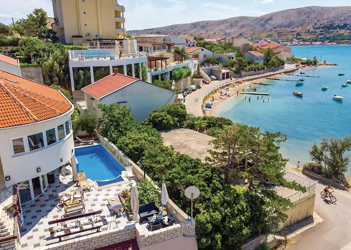 6 Bedroom Gorgeous In Pag *