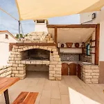 6 Bedroom Gorgeous In Pag Semesterbostad *