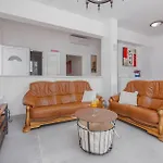 6 Bedroom Gorgeous In Pag *