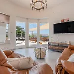 Semesterbostad 6 Bedroom Gorgeous In Pag *