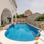 6 Bedroom Gorgeous In Pag