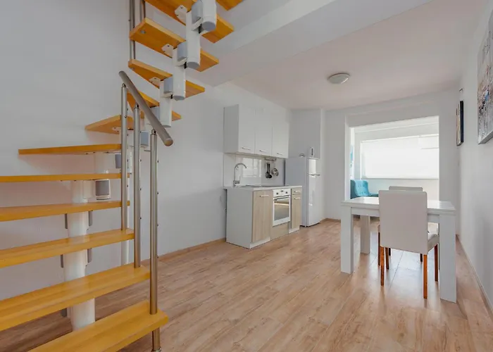 6 Bedroom Gorgeous In Pag