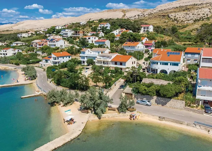 Сasa de vacaciones 6 Bedroom Gorgeous In Pag Pag Town
