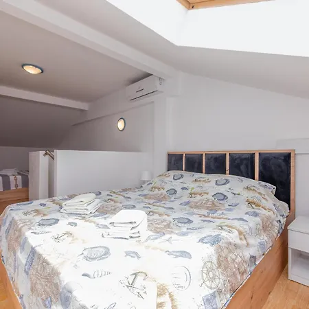 בית נופש Luxurious In Pag