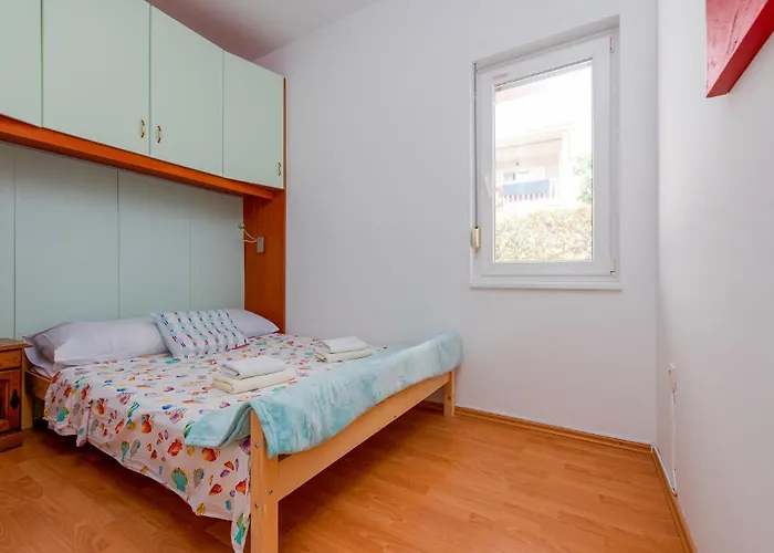 6 Bedroom Gorgeous Home In Pag Vikendica *