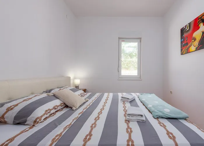 6 Bedroom Gorgeous Home In Pag Vikendica Pag Town