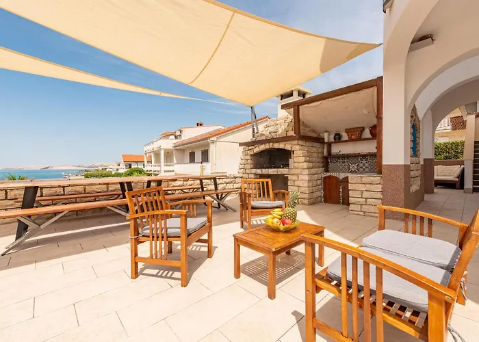 6 Bedroom Gorgeous Home In Pag Vikendica