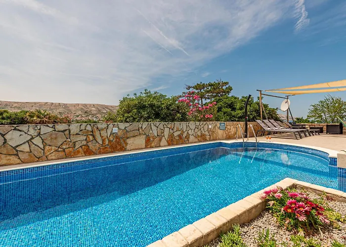 6 Bedroom Gorgeous Home In Pag * Pag Town
